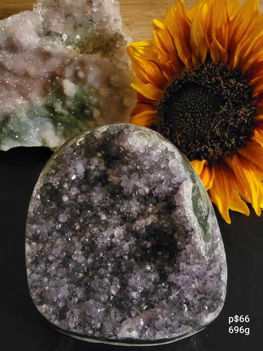 Amethyst Cut Base (P) - The Healing Collective NY