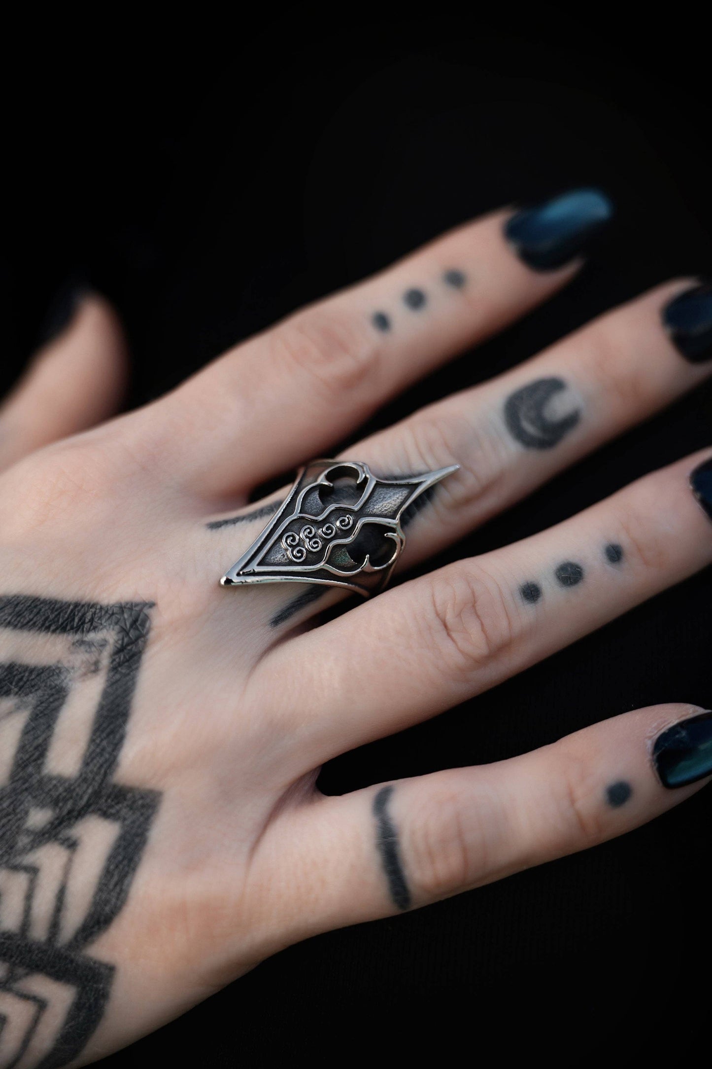 Acanthus Ring
