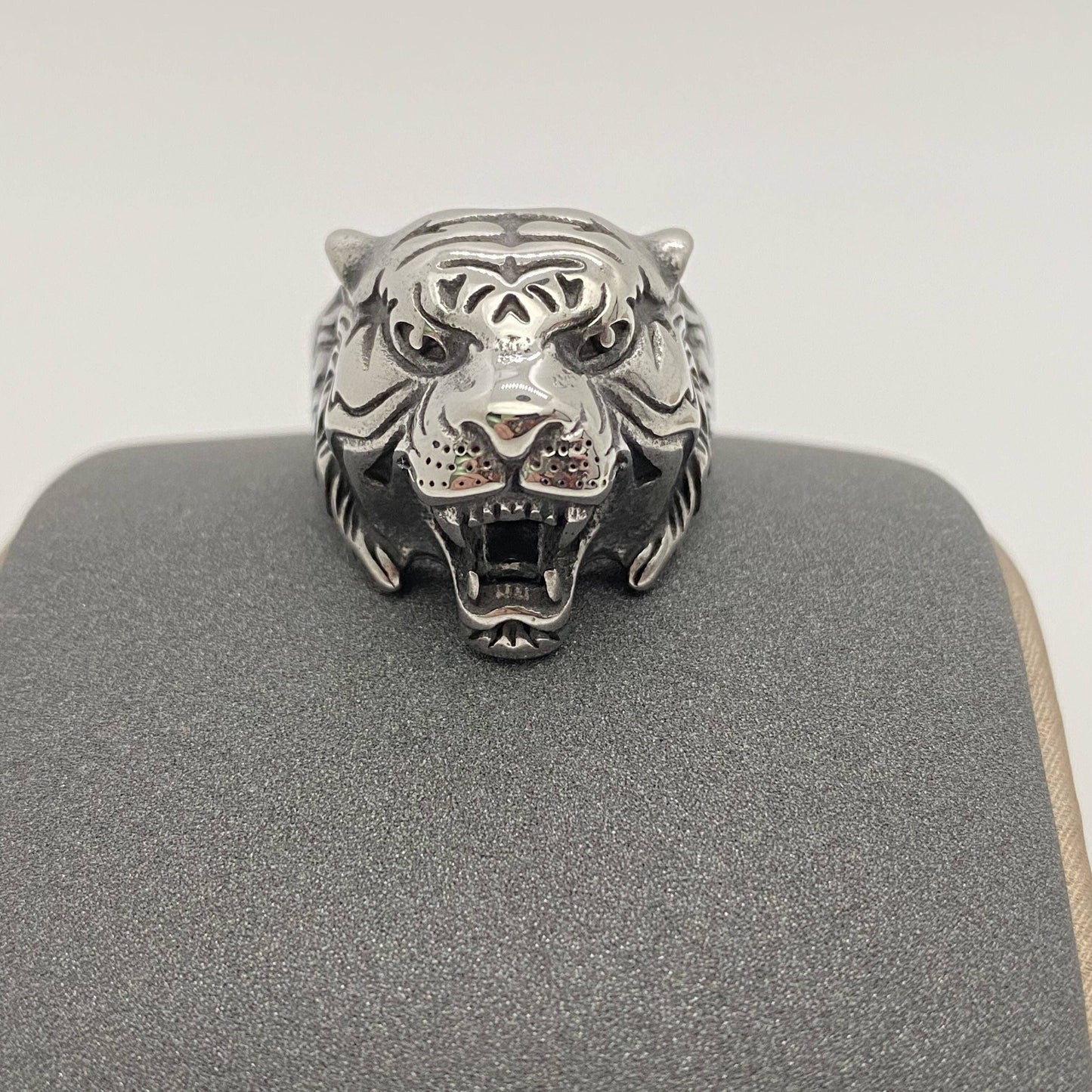 Stainless Steel  Personality Tiger Head Ring - MJ/MR - Cozy Coven