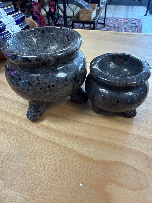 Yooperlite Cauldron - Cozy Coven