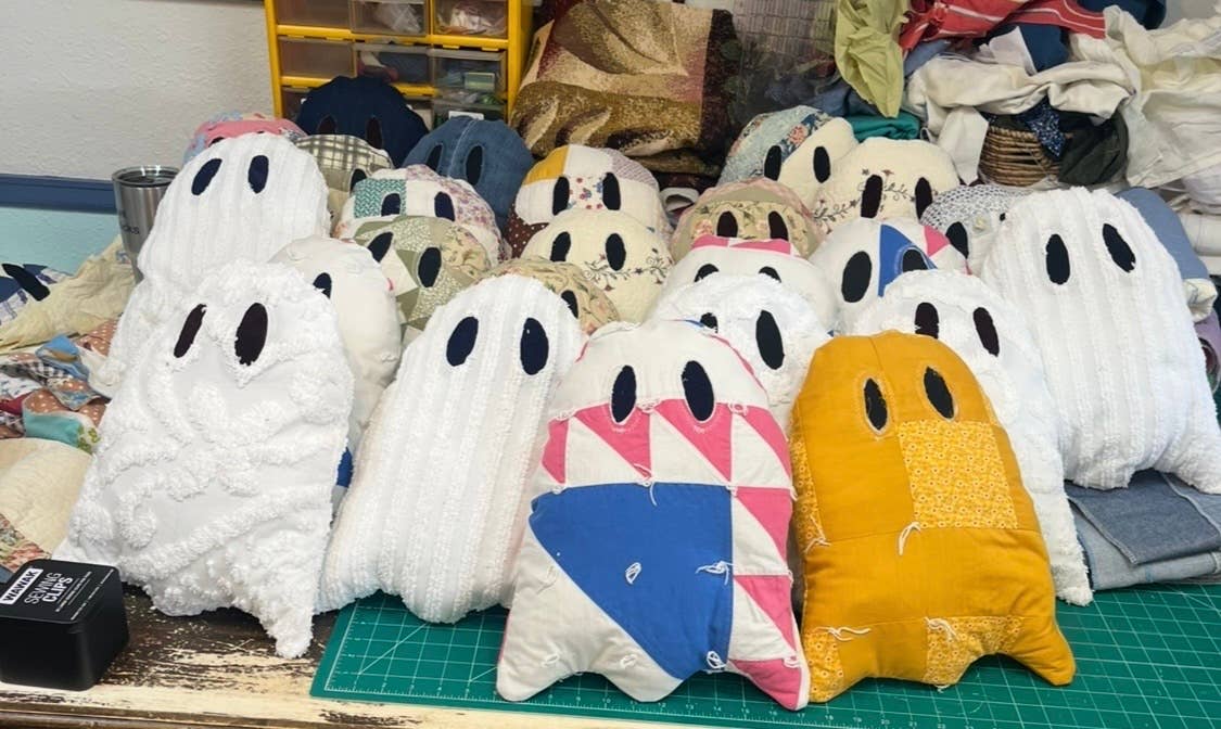 Quilt Ghost Pillows 