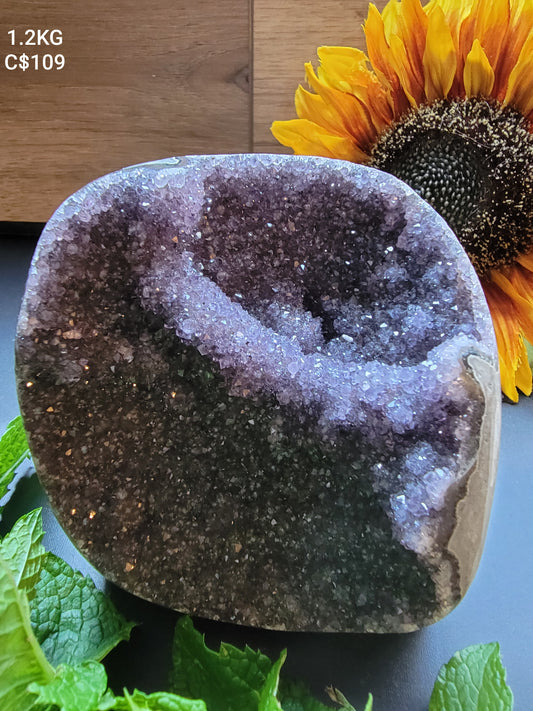Amethyst Cut Base (C) Uruguay High Quality - The Healing Collective NY 